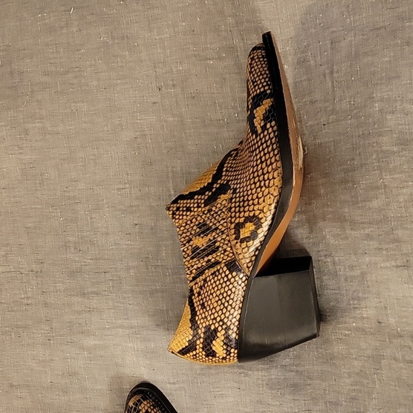 Chloe snake embossed boots size 38 - Picture 2 of 4